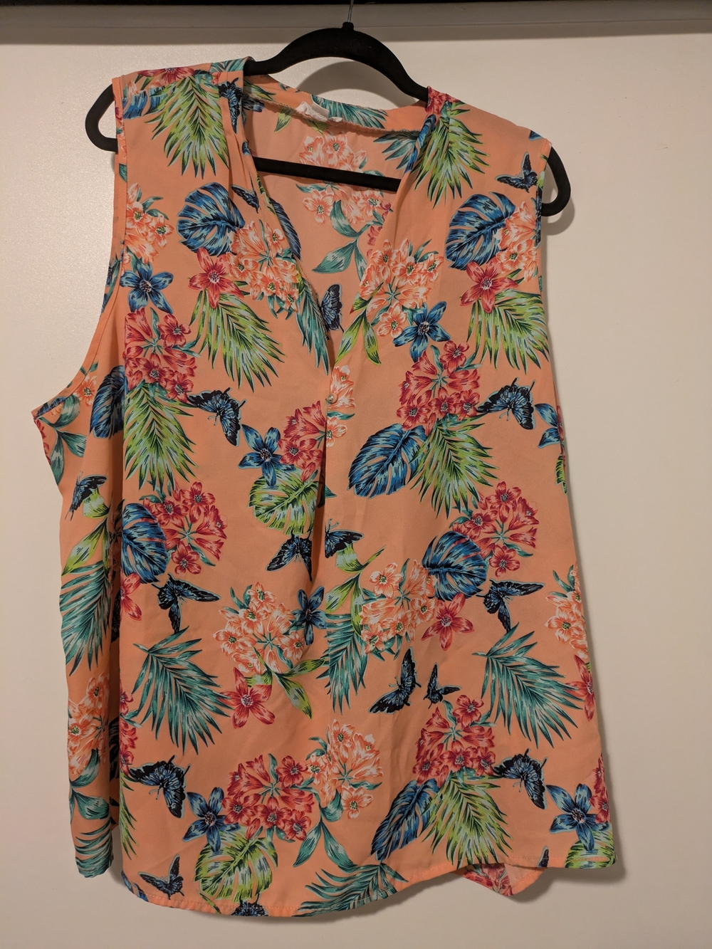 Warehouse One - Sleeveless Floral V-Neck Women's Top - Peach